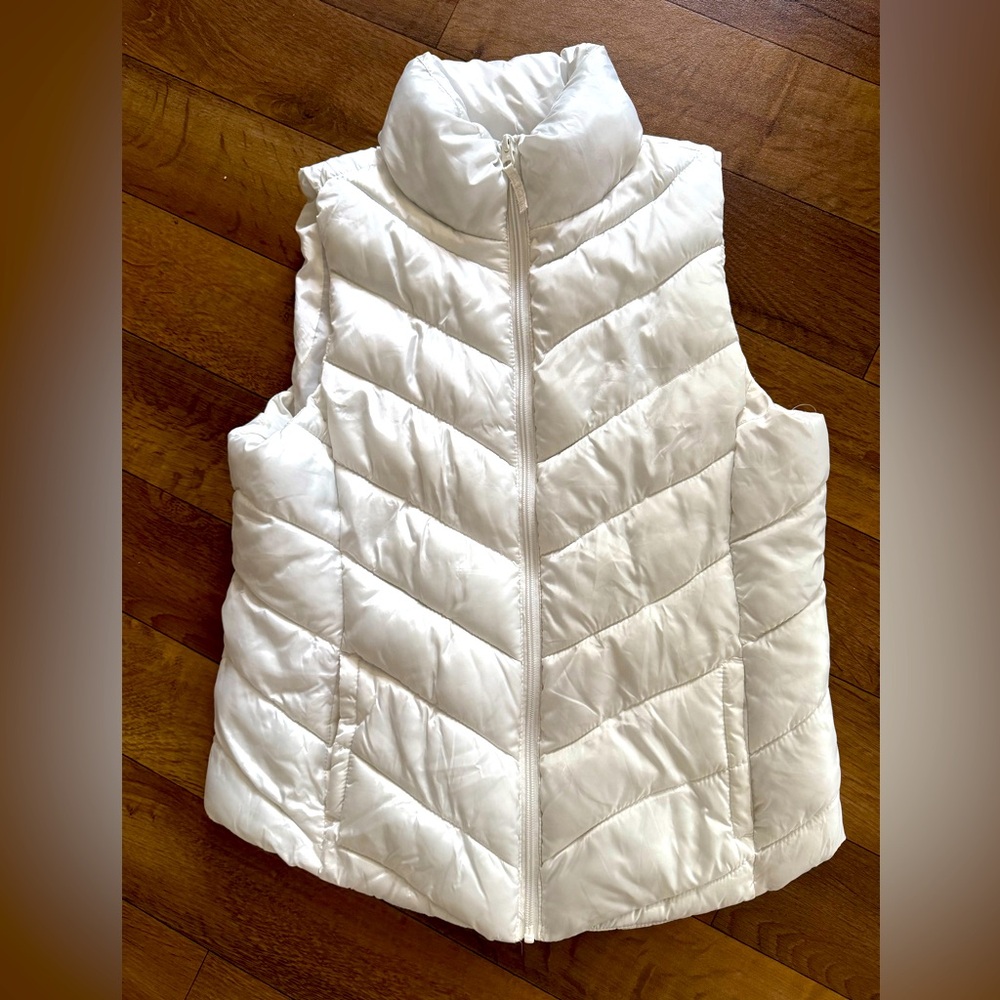 SO Puffer White Vest women’s Medium